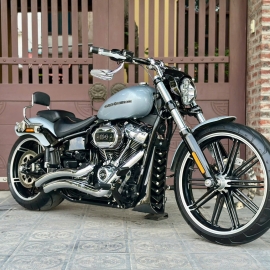 Harley Breakout - Date 2020 - Odo 5k miles 