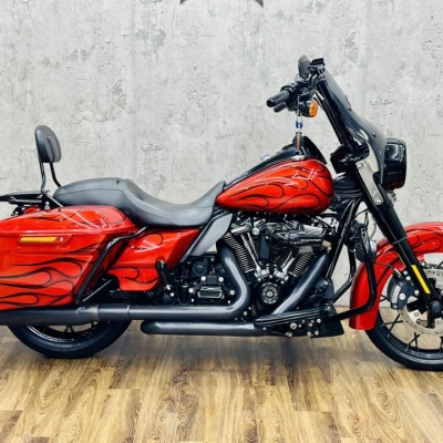 Harley Roadking Special - Date 2020
